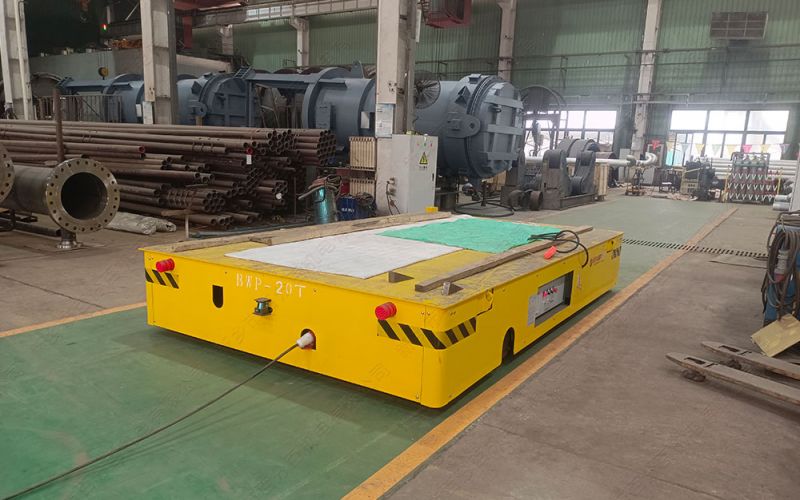 電動(dòng)無(wú)軌平板車液壓轉(zhuǎn)向方式的特點(diǎn)，與常規(guī)差速轉(zhuǎn)向的區(qū)別是什么？